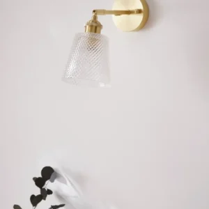 Wandlampe aus Metall und geschliffenem Glas