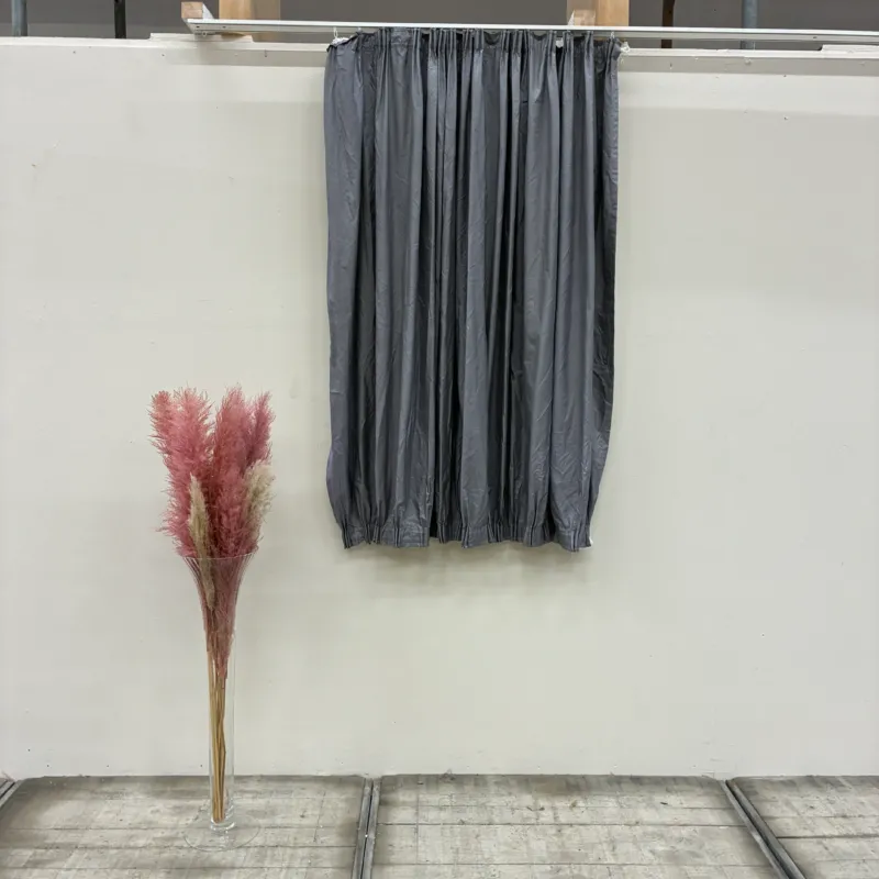Gardine Silber 175x160 beidseitig gerafft Verdunkler Vorhang Gebraucht
