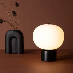 Tischlampe „Dachstein“ – Weißer Lampenschirm für angenehmes Licht
