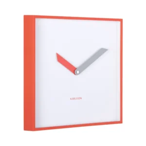 Scharlachrote eckige Wanduhr mit weißem Zifferblatt und roten/grauen Zeigern