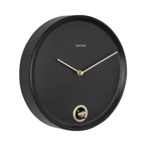 Runde Wanduhr mit schwarzem Zifferblatt und goldenen Zeigern, unten mit Mechanismus