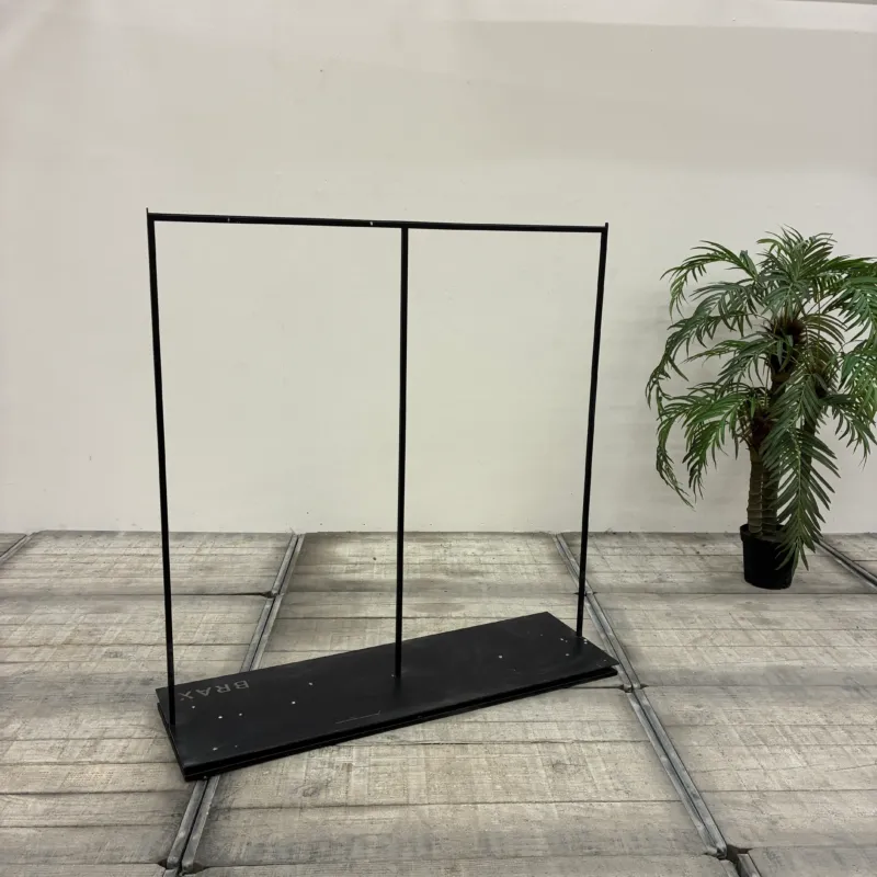 Brax Kleiderständer Schwarz 135x141 Metall Ladenbau Garderobenständer Gebraucht